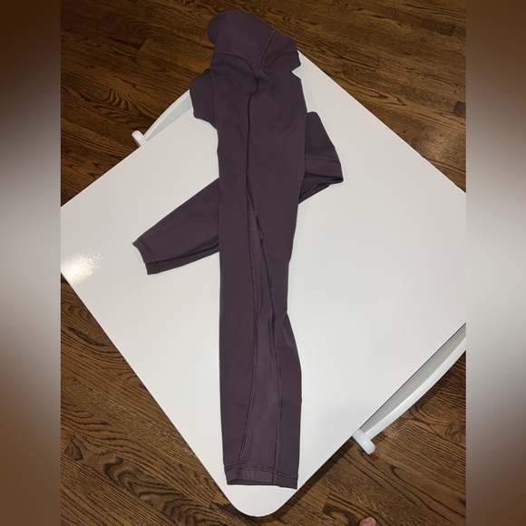 Lululemon size 4 deep purple leggings - Picture 7 of 9